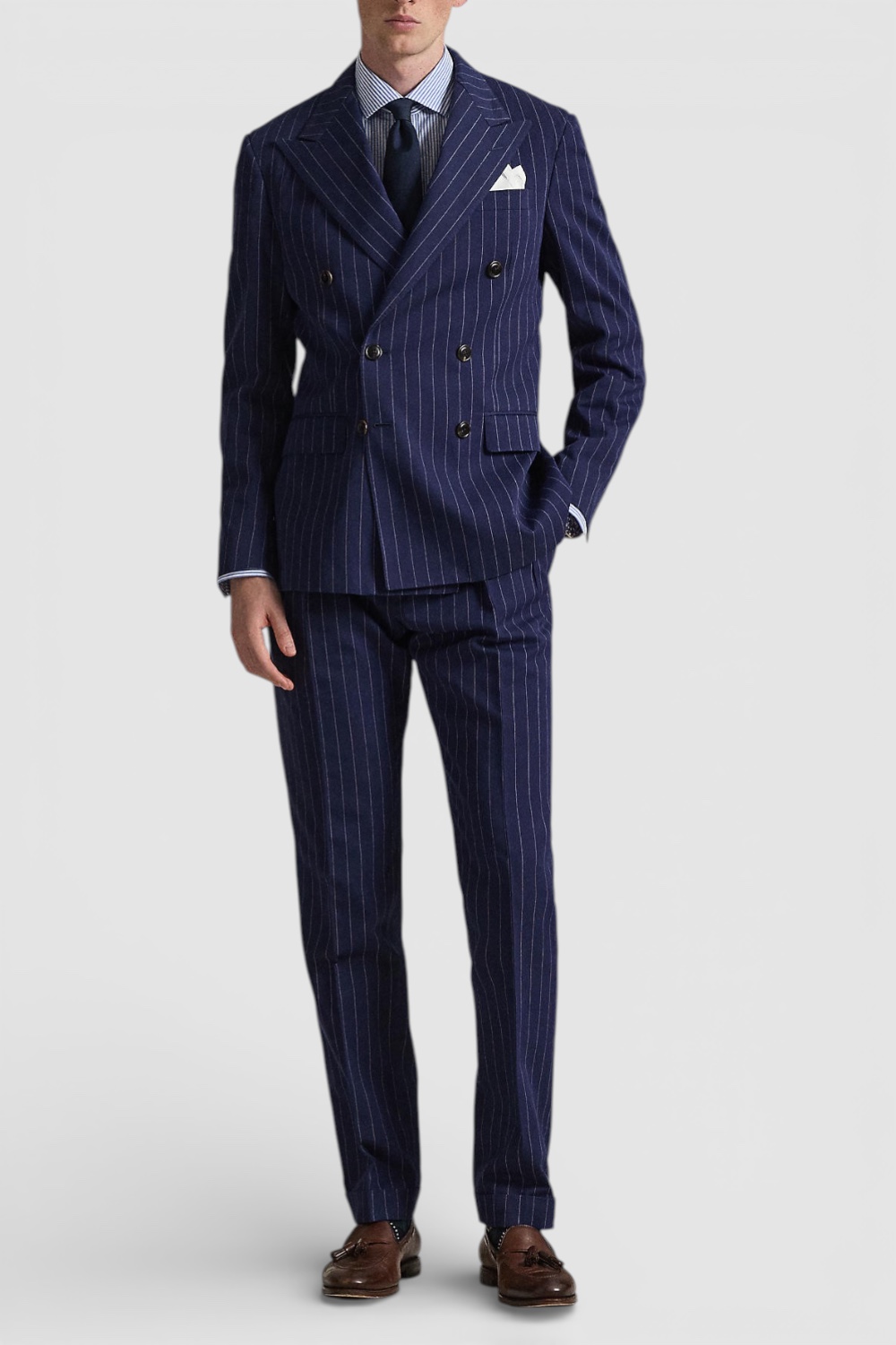 תמונת כל הלוק של חולצה מכופתרת